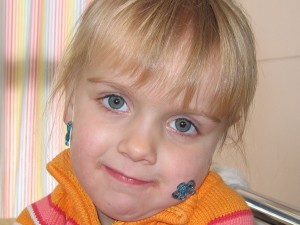 Diamanten op de wang geplakt