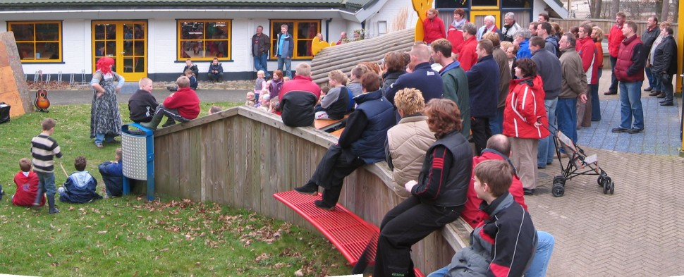 Janwillem geniet van een afstandje