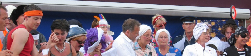 De leraren en leraressen van de Wissel op de wijs van YMCA