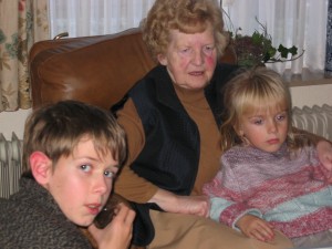 Janwillem en Willemijn met tante Jo