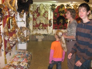 honderden boetiekjes worden bekeken