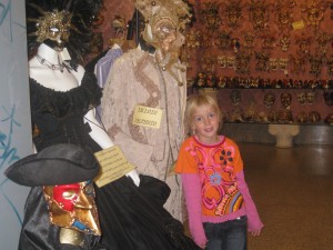 zoeken naar maskers en souvenirs