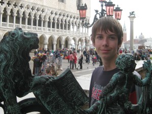 Janwillem op het San Marcoplein