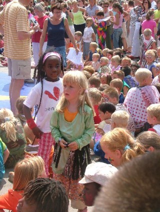 Willemijn tussen de kinderen