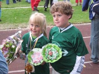 Op ded foto met Simon