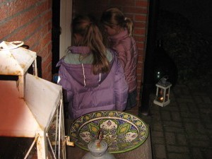 Steeds wordt er overlegd over het lied